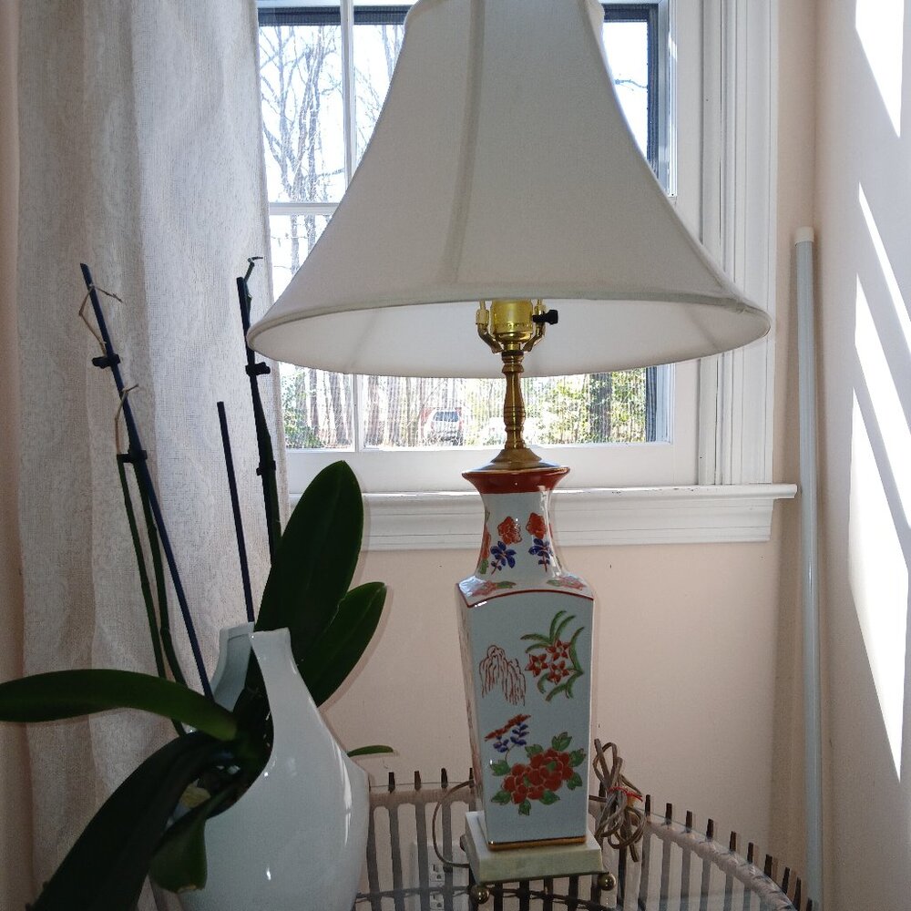 Vintage Oriental/ Asian / Imari Hand Painted Ceramic Marble Foot Table Lamp